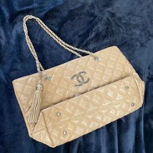 vintage chanel handbag!